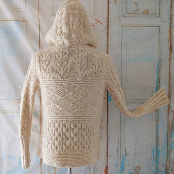 American Eagle hand knit 100% lambs wool hooded cable cardigan sweater/S/cream - Picture 3 of 10